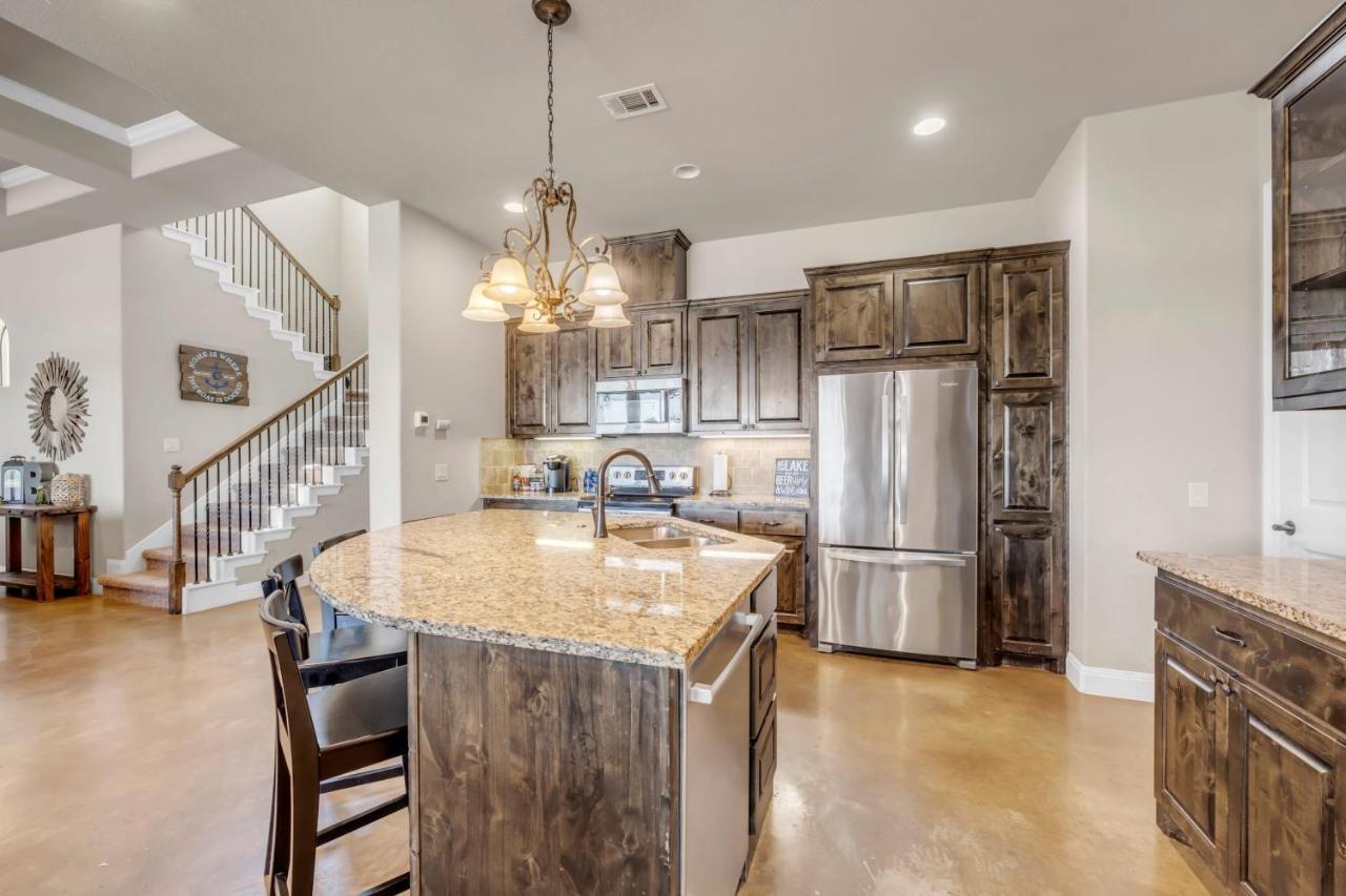 119 Christopher Concierge Services Available Kingsland Luaran gambar