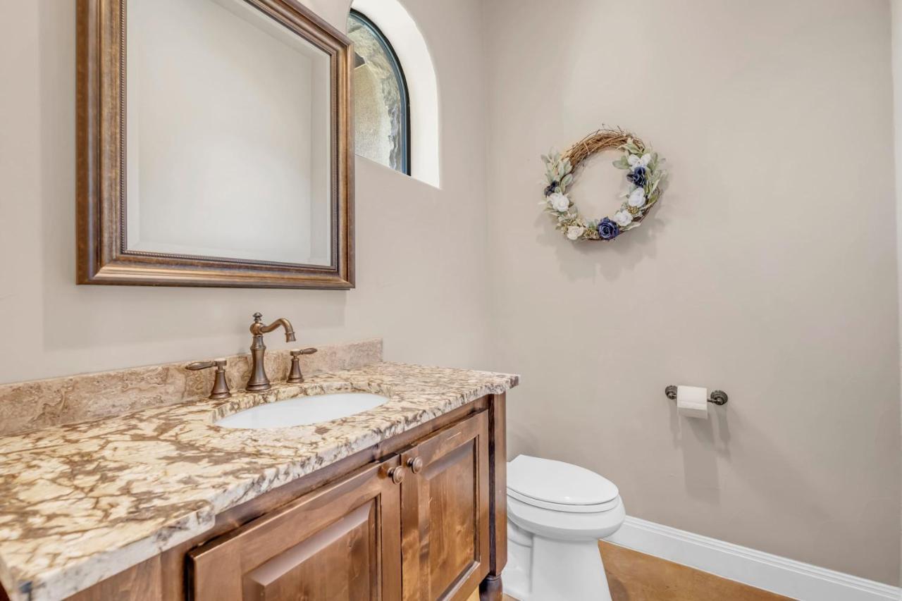 119 Christopher Concierge Services Available Kingsland Luaran gambar