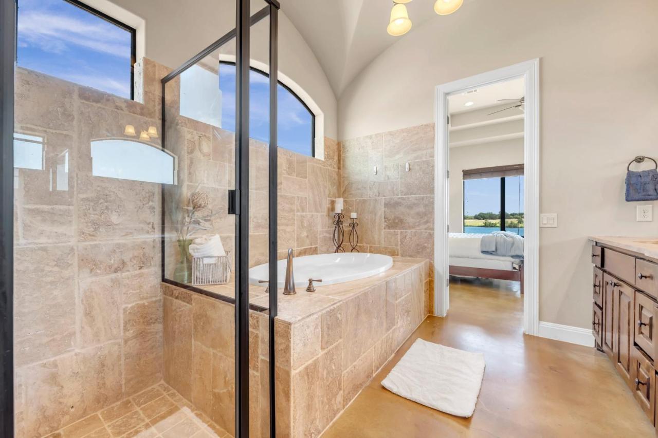 119 Christopher Concierge Services Available Kingsland Luaran gambar