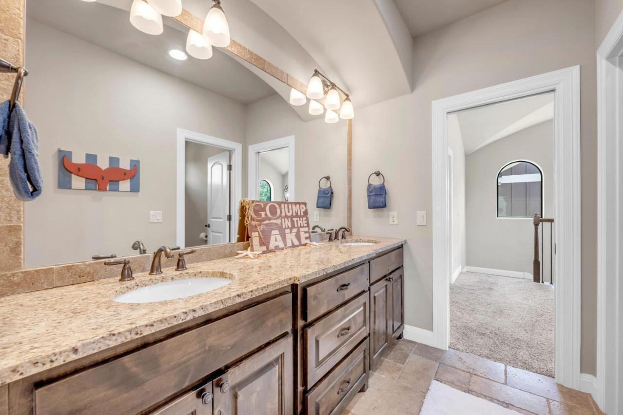 119 Christopher Concierge Services Available Kingsland Luaran gambar